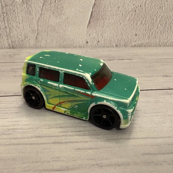 Hot Wheels Scion xB Car 2" Colour Shifter Diecast Mattel (SKU: 182TO) - Picture 5 of 7